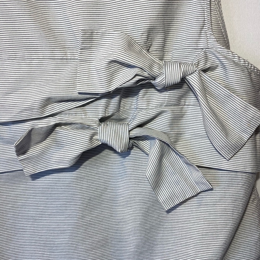 V: Banana Republic Tank Top Women Medium Bow accented Black White Stripe - Picture 4 of 8